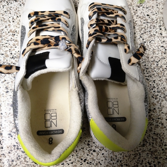 Shoes - Picture 4 of 7